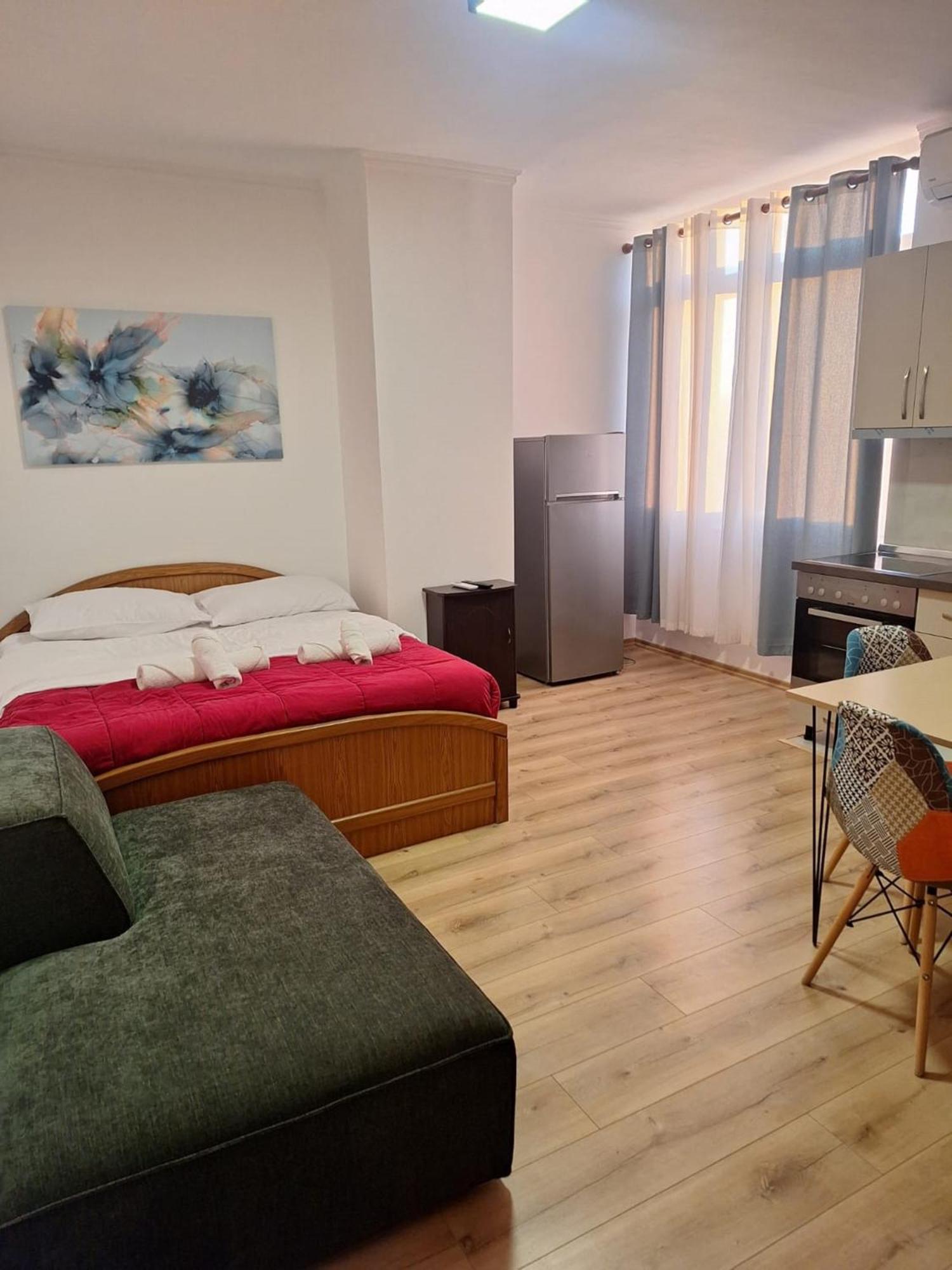 Апартаменты Albania Comfort Near Center Тирана