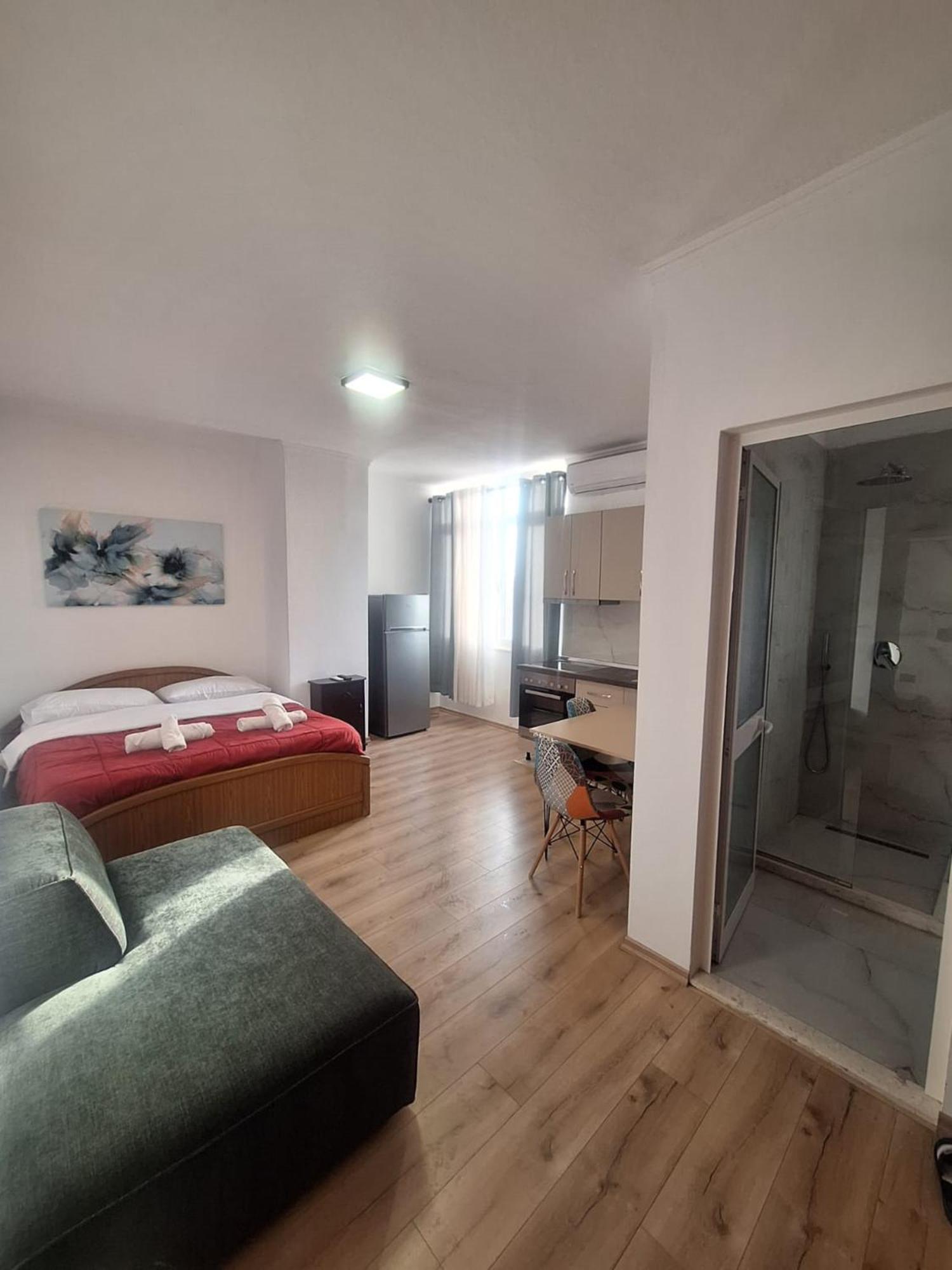 Albania Comfort Near Center Appartement